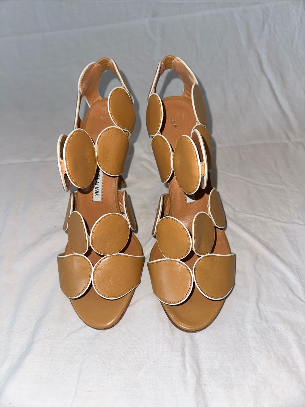 Manolo Blahnik Haribal Piped Circle Sandals Tan Leather Size 39 Italy